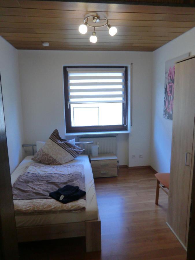 180qm Wohnung mit Balkon für bis zu 8 Personen, 5min von der A81 entfernt Abstatt Exterior foto