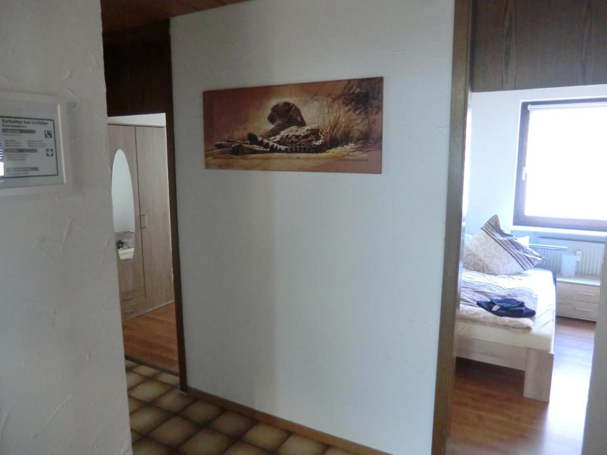 180qm Wohnung mit Balkon für bis zu 8 Personen, 5min von der A81 entfernt Abstatt Exterior foto